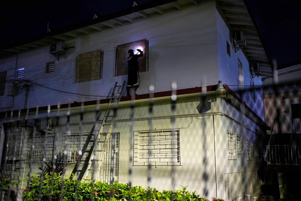 Hurrikan «Melissa» erreicht vor Jamaika stärkste Stufe - Gallery. Die Menschen auf der Karibikinsel bereiten sich auf zerstörerische Winde und Überschwemmungen vor.