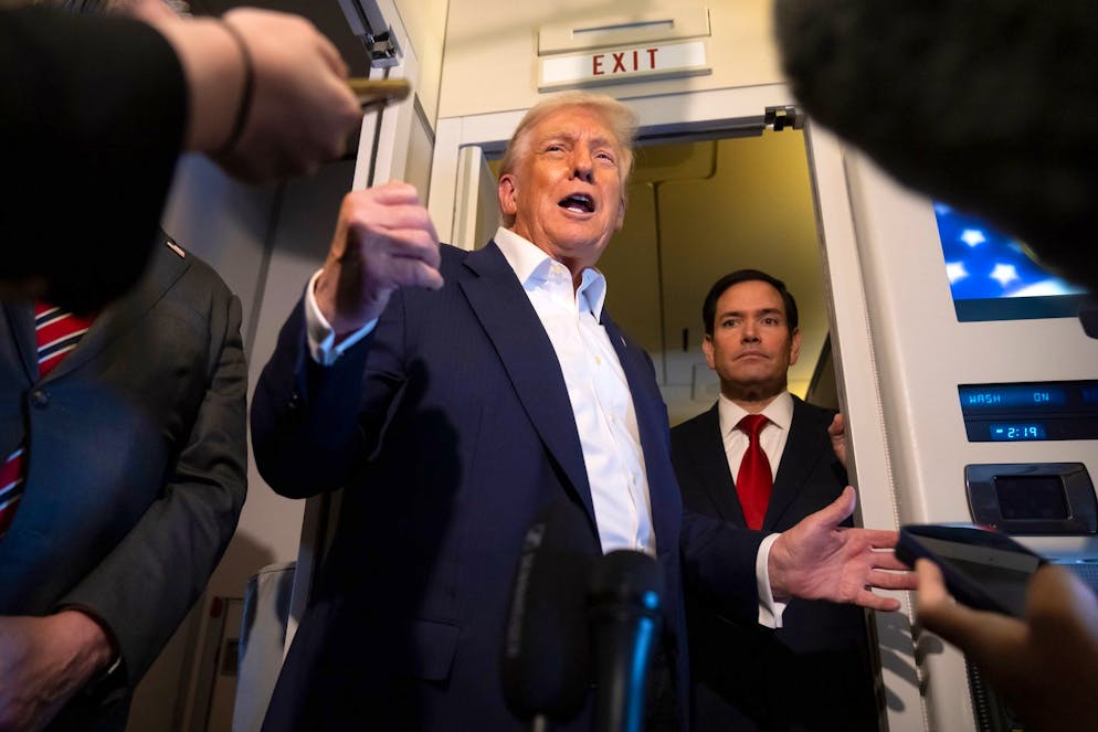 L'une des hypothèses en vogue dans le monde trumpiste serait que le milliardaire de 79 ans se présente dans trois ans à la vice-présidence. 