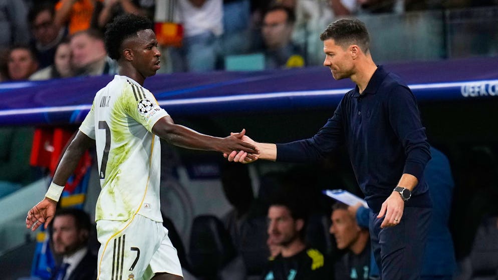 Tensions au Real Madrid. «Encore moi ? Va te faire…» - La colère de Vinicius envers Xabi Alonso en plein Clasico