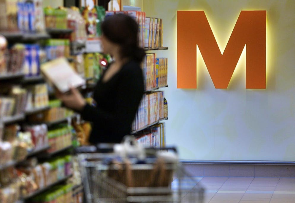 Bei der Migros ist Auswahl im Schoggi-Regal derzeit etwas eingeschränkt. (Symbolbild)