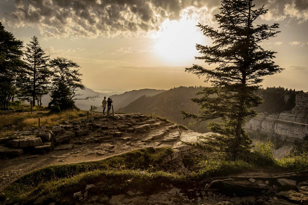 Val de Travers fr. Le Creux du Van offre un spectacle naturel impressionnant.
