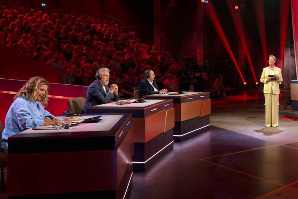 Klatsche für Henssler bei «Grill den Henssler». Diese Jury musste auslöffeln, was ihnen die Starköche einbrockten: Maya Molcho (von links), Roland Trettl und Johann Lafer. Sonja Zietlow moderierte.