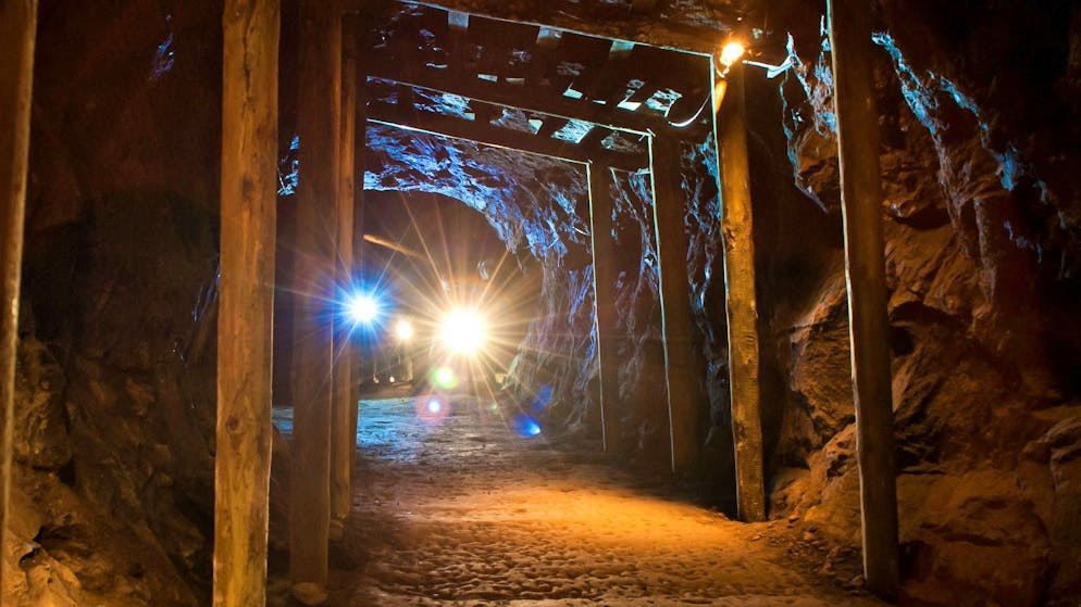 Val-de-Travers. Approfondimenti nel sottosuolo: la miniera di asfalto dismessa della Val de Travers.