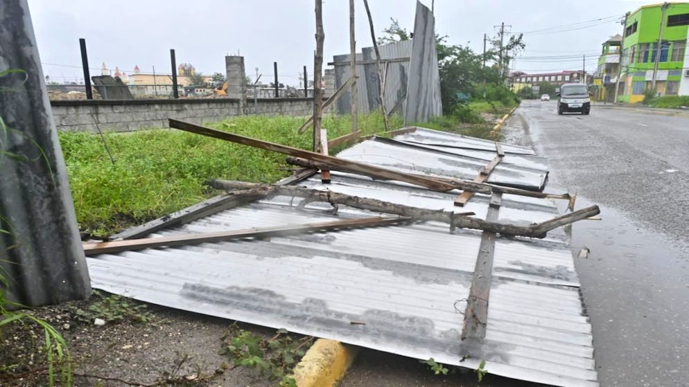 La Jamaïque est déjà frappée par des vents et de fortes pluies avant même l'arrivée de l'ouragan Melissa.