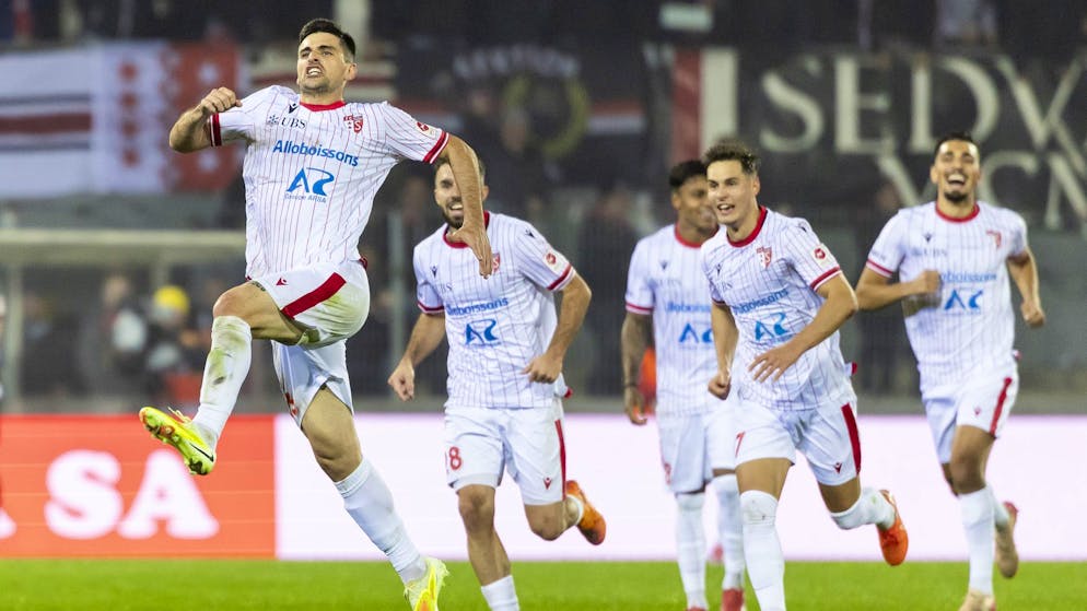 Aufholjagd kommt zu spät. Harmlose St.Galler müssen Thun an der Tabellenspitze ziehen lassen