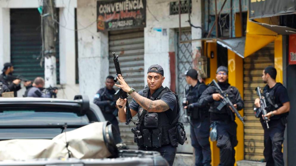 «Il s'agit de narcoterrorisme». Au moins 18 suspects morts lors d'une opération anti-drogue à Rio