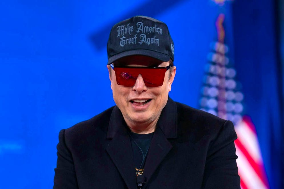 Elon Musk keeps arguing with Sam Altman.