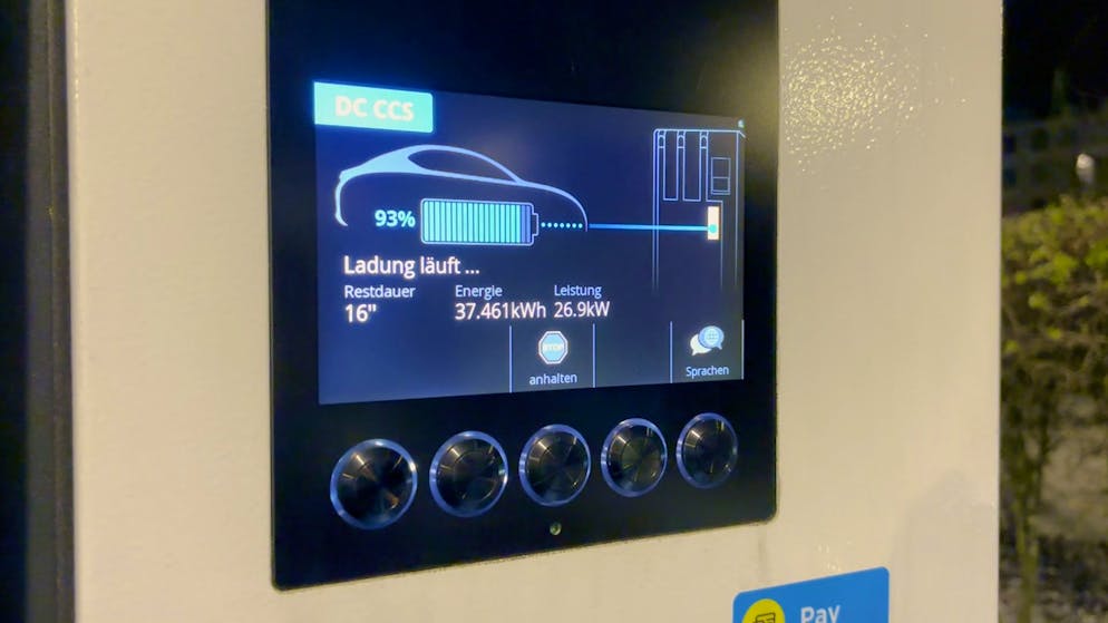 Aus Fehler lernt man. Bei E-Auto macht es zeitlich einen grossen Unterschied, ob man bis 80% oder bis 100% lädt.