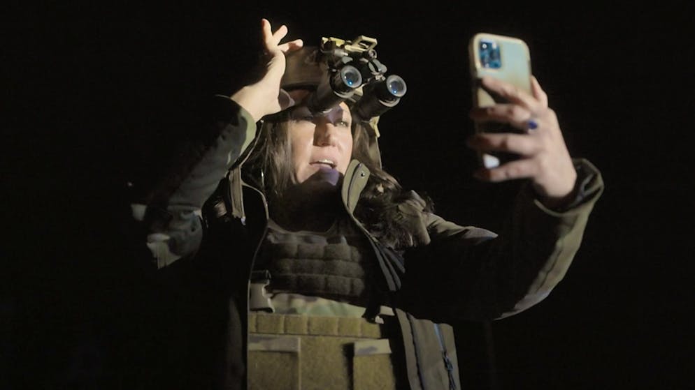 Christie Hutcherson jagt illegale Einwanderer an der Grenze zwischen den USA und Mexiko − und erreicht mit ihren Live-Streams ein grosses Publikum.