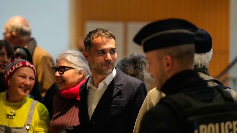 Jusqu’à 8’000 euros d’amende. Cyberharcèlement de Brigitte Macron : 3 à 12 mois de prison avec sursis requis