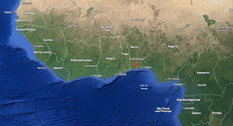 SRF Investigativ hat «Herrn Sebastian» in Benin aufgespürt, der wahrscheinlich hinter den verschiedenen Betrugsfällen in Zürich steckt.