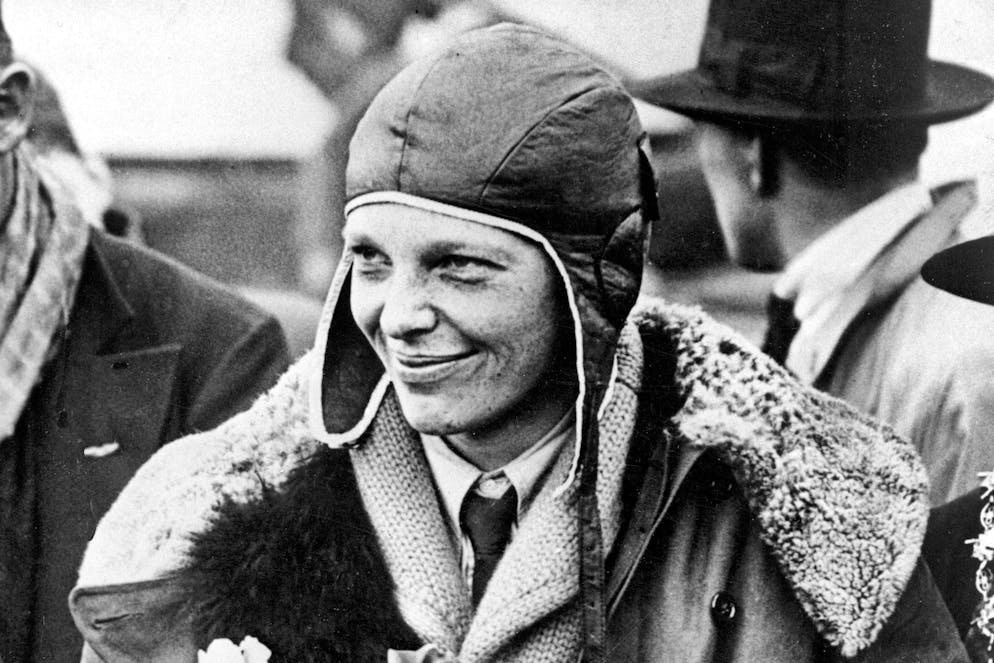 Amelia Earhart in immagini. Amelia Earhart ha incarnato il coraggio e la sete di avventura: è stata la prima donna a volare in solitaria attraverso l'Atlantico ed è diventata un simbolo di libertà senza confini per generazioni. Foto scattata il 26 giugno 1928.