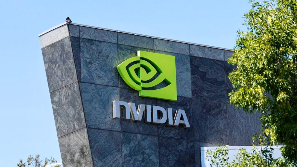 Der Chipkonzern Nvidia hat einen neuen Börsenrekord aufgestellt und ist nun über fünf Billionen Dollar wert. (Archivbild)