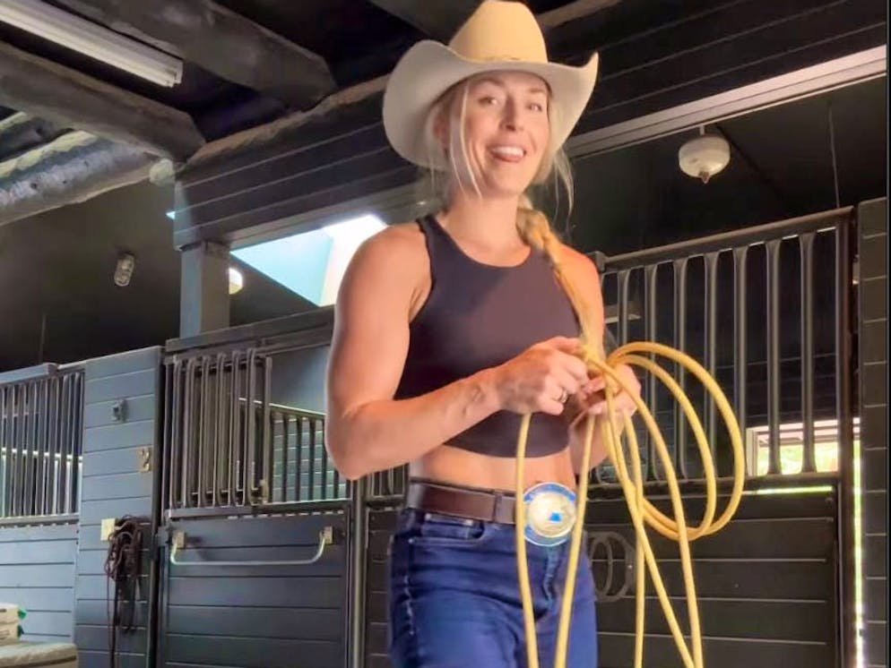 Is Lindsey Vonn switching from skiing to rodeo roping?