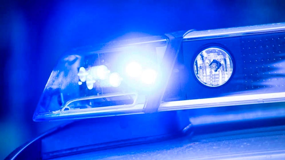 A Zurich cantonal police patrol has stopped a speeding driver in Adliswil and subsequently arrested him.