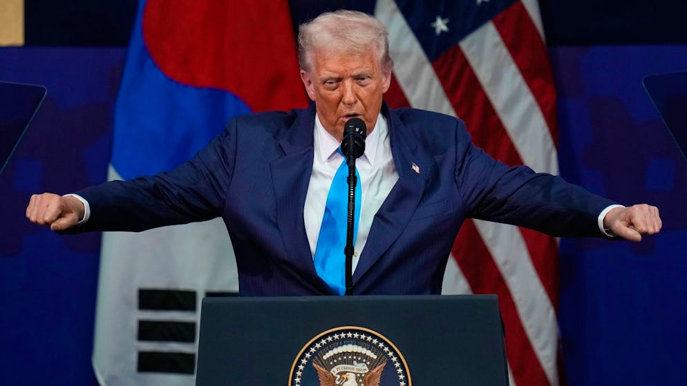 Donald Trump – im Bild in Südkorea zu sehen – auf Truth Social: «Die Vereinigten Staaten besitzen mehr Atomwaffen als jedes andere Land». (29. Oktober 2025)