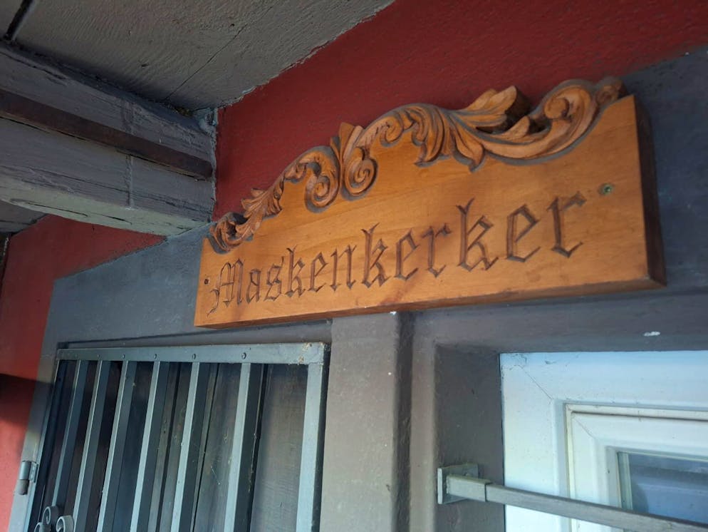 Hohlgass-Pass. Mutig, wer sich in den Maskenkerker wagt.