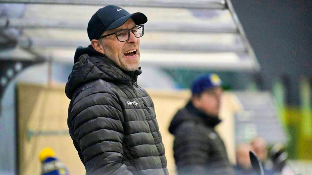 A traditional club fights its way back - Gallery. There was a lot of frustration for Arosa's head coach Rolf Schrepfer in the derby against Chur