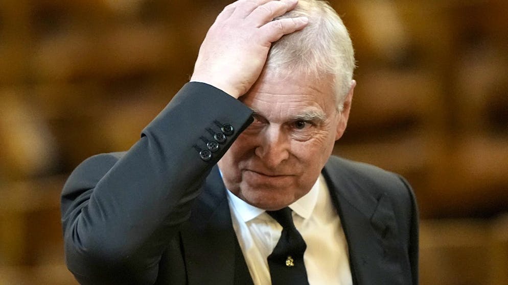 A bang in the palace. King Charles revokes Andrew's princely title - and throws him out of his luxury estate