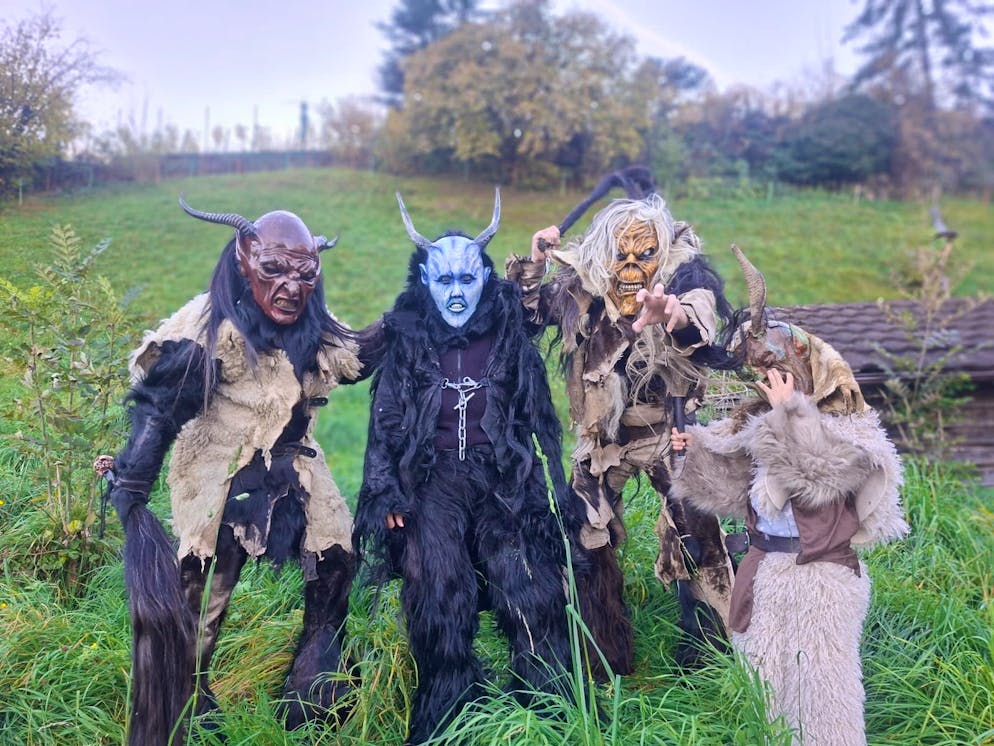 Hohlgass-Pass. Auch ohne Dunkelheit machen die Figuren der Hohlgass-Pass Sargans Eindruck.