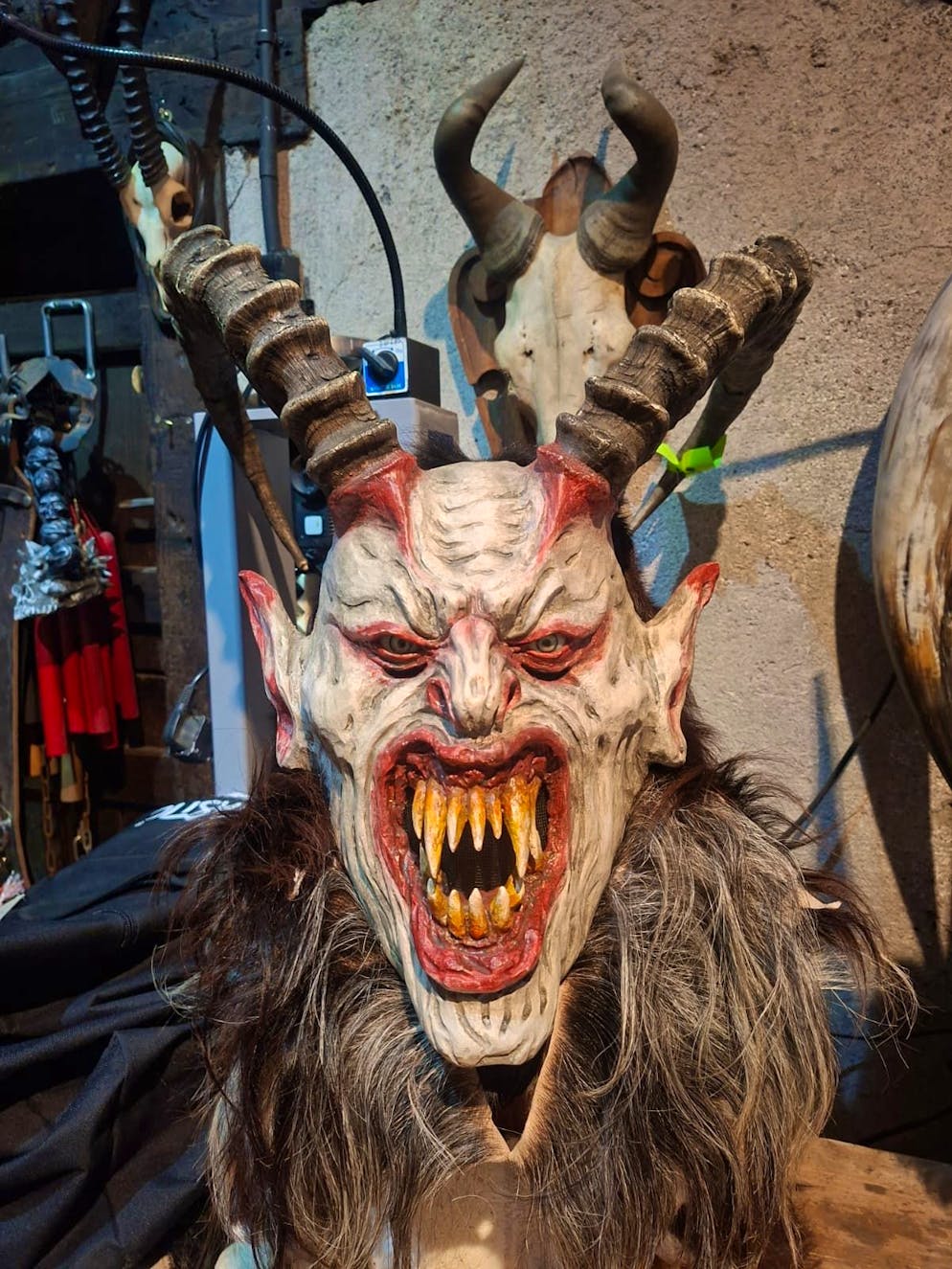 Hohlgass-Pass. Bis eine Maske fertig ist, sind zig Arbeitsstunden vonnöten.