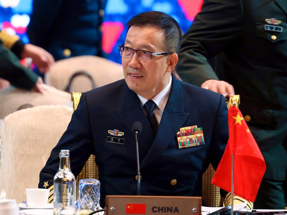 Chinas Verteidigungsminister Dong Jun nimmt am Mittagessen der Verteidigungsminister des Verbands Südostasiatischer Nationen (Asean) und Chinas im Rahmen des Asean-Verteidigungsministertreffens teil. 