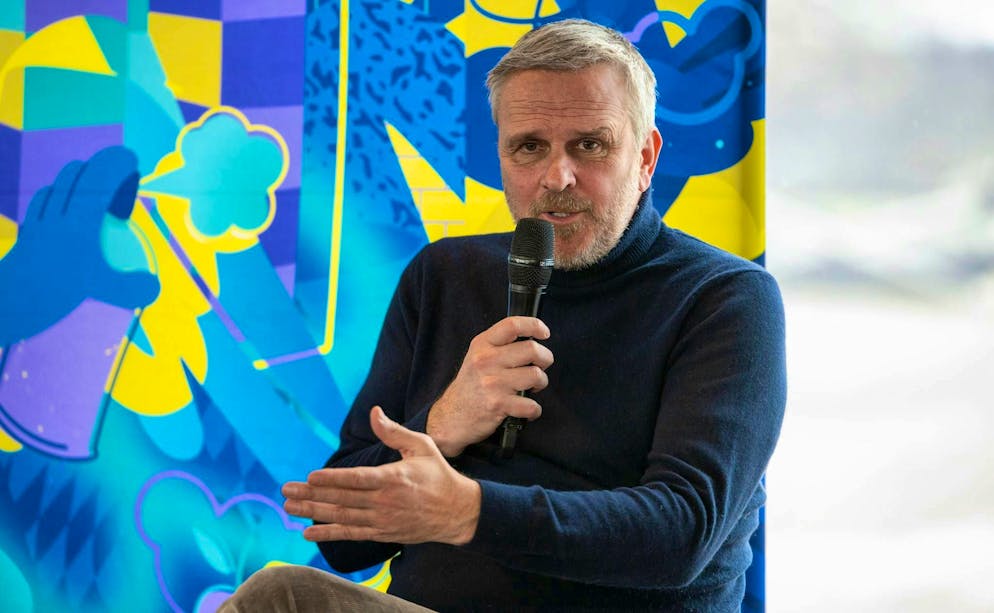 Dietmar Hamann calls for a uniform approach in the DFB Cup - either the entire competition with VAR or not at all.