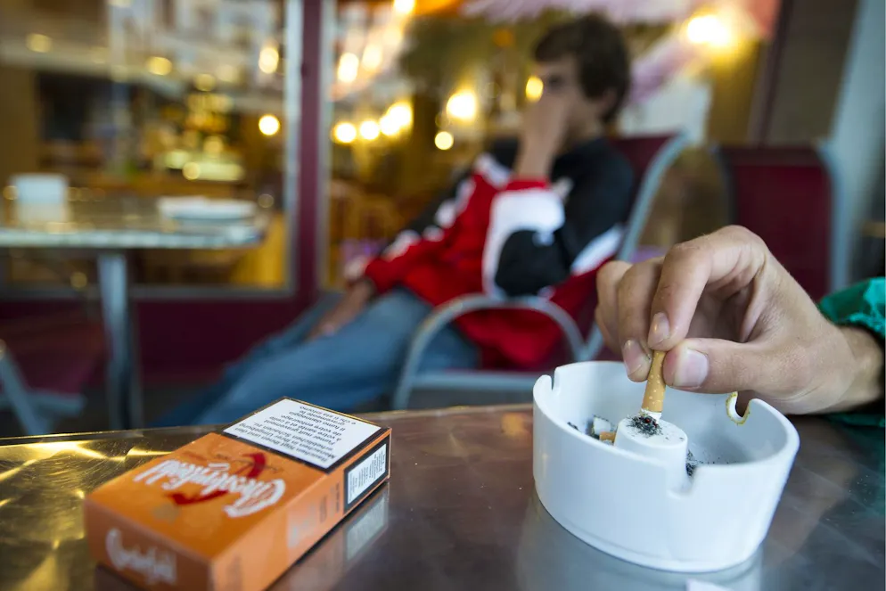 elfbar nachfüll pod läuft aus Suisse: Genève pourrait interdire la cigarette sur les terrasses des  restaurants
