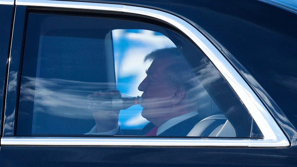 What shutdown?. No food stamps for millions - but Trump continues to splurge as usual