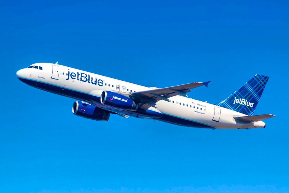 A Jetblue Airbus A320 plummeted over 5000 meters within a few minutes.