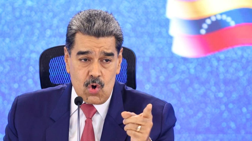 Il presidente venezuelano Nicolás Maduro (nell'immagine d'archivio del 15 settembre) ha scritto una lettera al suo omologo russo Vladimir Putin chiedendogli un aiuto contro i raid statunitensi nei Caraibi.