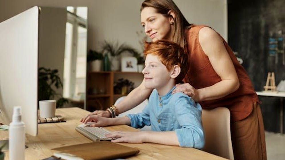 Cyber Security. Netzwerk-Detektive – Eltern-Kind-Team für sicheres Surfen