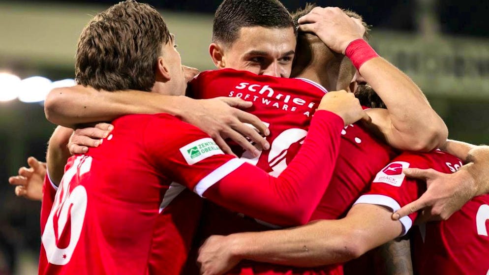 Thun celebrate their 2:1 win against Sion