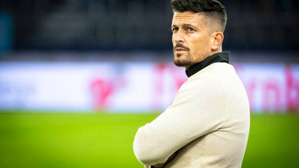 Dennis Hediger, Interimstrainer beim FCZ, muss die nächste Niederlage seines Teams beobachten