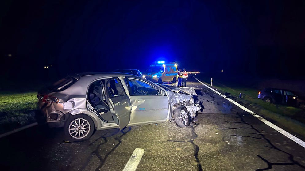 Riskantes Überholmanöver. Familie bei Frontalcrash in Merenschwand AG verletzt