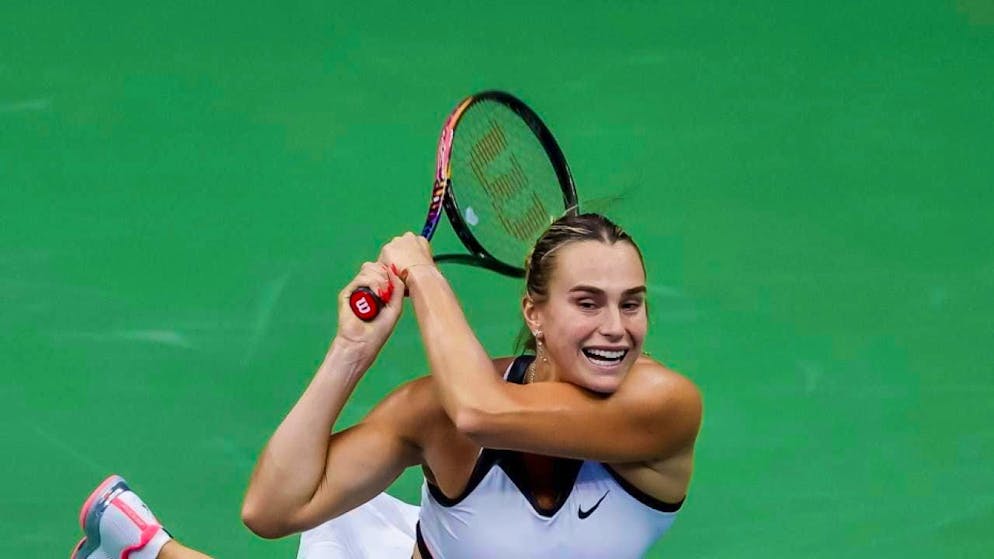 Aryna Sabalenka had everything under control in her first match at the WTA Finals