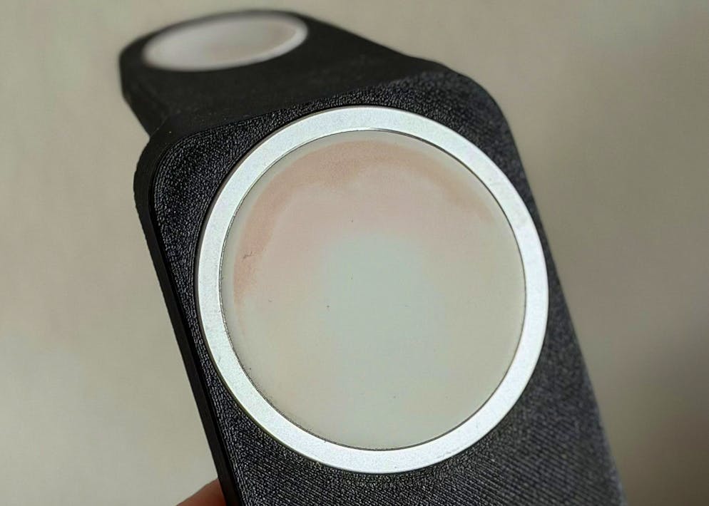 Dass ein MagSafe schon nach wenigen Wochen so aussah, war bei den FineWoven-Hüllen keine Seltenheit.