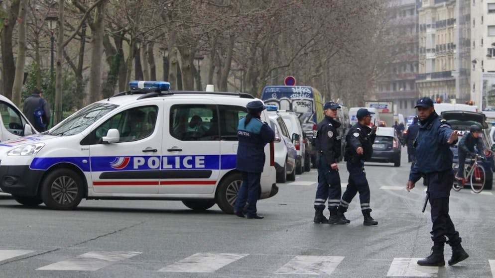 Moins de deux heures après le casse, cinq hommes et une femme ont été arrêtés à Vénissieux, lors d'une opération menée par des policiers des brigades antigang (image d'illustration).