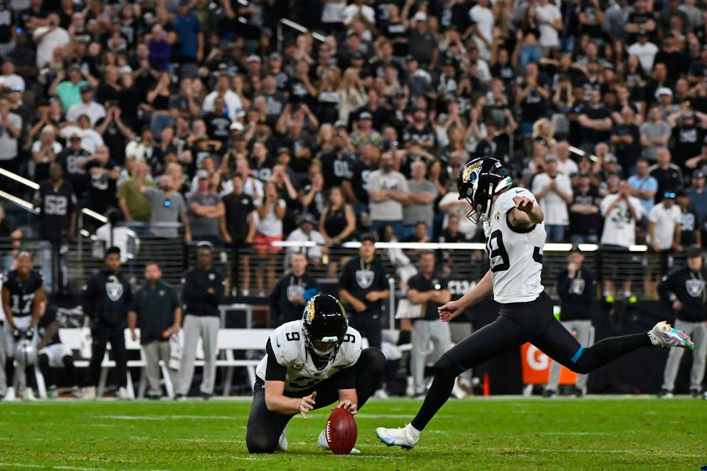 Cam Little von den Jacksonville Jaguars bei seinem Rekord-Field-Goal aus 68 Yards.