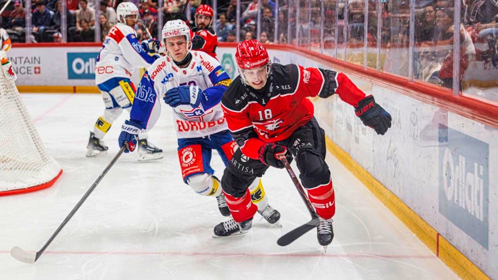 Ab nächster Saison spielt Raphael Prassl (vorne) nicht mehr gegen sondern für den EHC Kloten