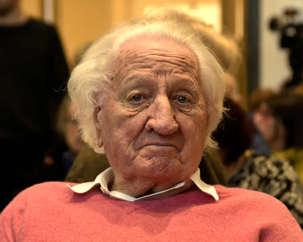 Il vignettista italiano Giorgio Forattini in una foto del 2023.