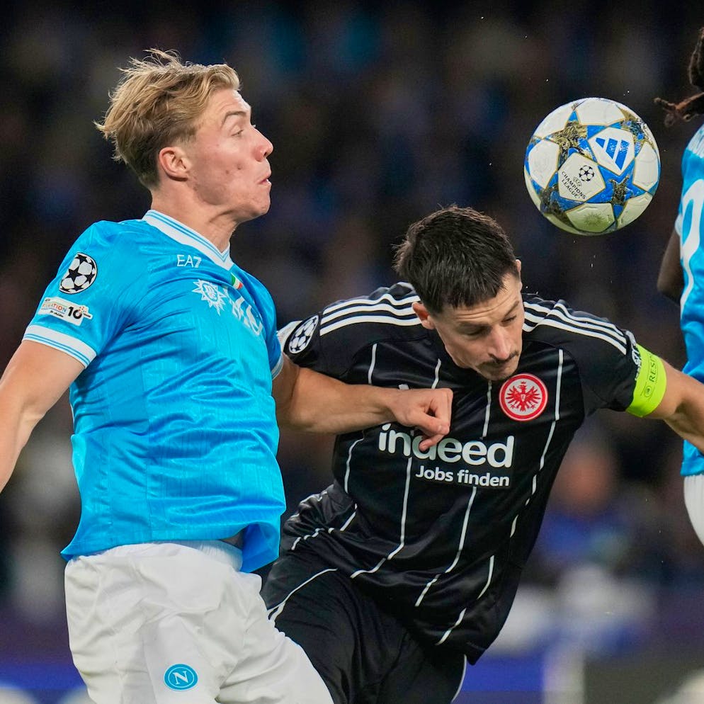 Video-Highlights. Arsenal schlägt auch Slavia – Napoli und Frankfurt trennen sich torlos