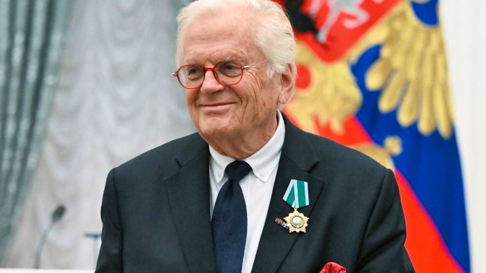 Der deutsche Pianist Justus Frantz trägt den Orden der Freundschaft während einer Zeremonie zur Verleihung der Nationalpreise der Russischen Föderation im Kreml. Foto: Kristina Kormilitsyna/TASS via ZUMA Press/dpa