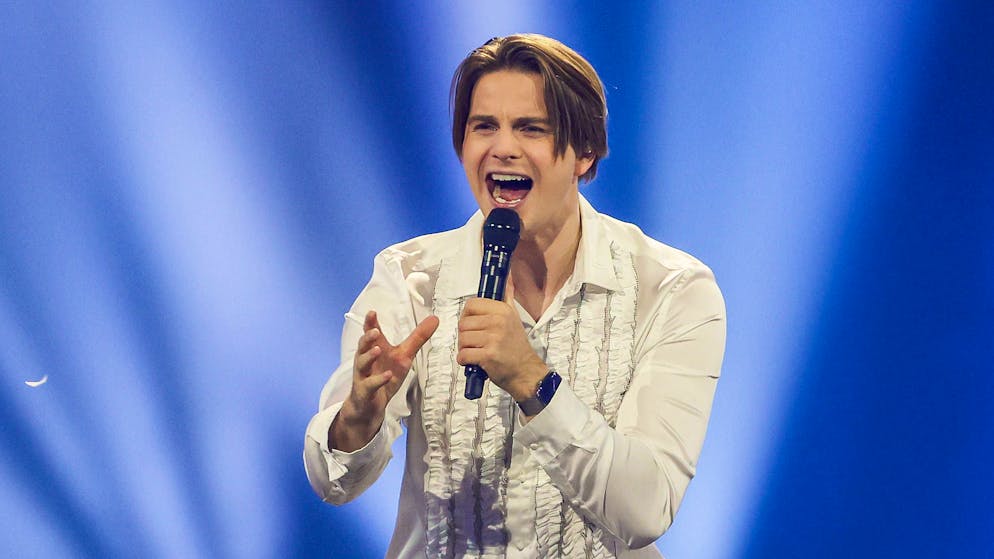 «Würde ich das aushalten?. Schweizer Schlagerstar lacht über Dschungelcamp-Gerüchte