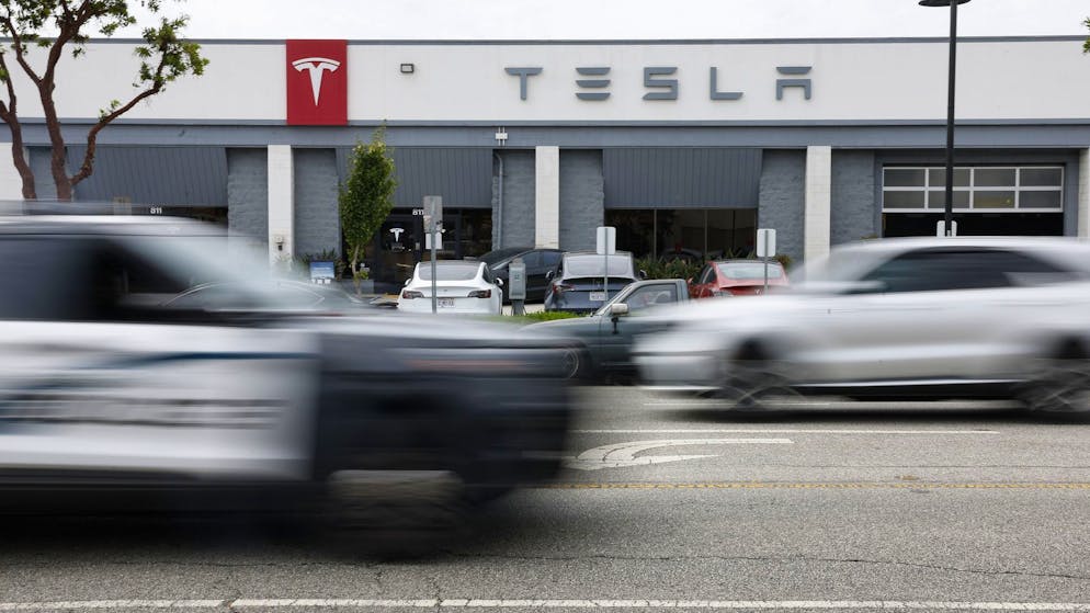 Ein Tesla-Showroom in Burbank (Kalifornien). (Archivbild)