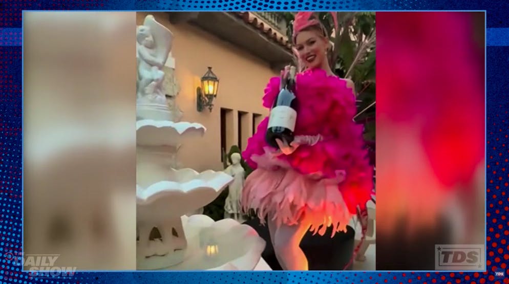 Was Stewart nicht erzählt: Trumps Party in seinem eigenen Club hat satte 3,4 Millionen Dollar gekostet. Und diese Rechnung begleichen die Steuerzahlenden.