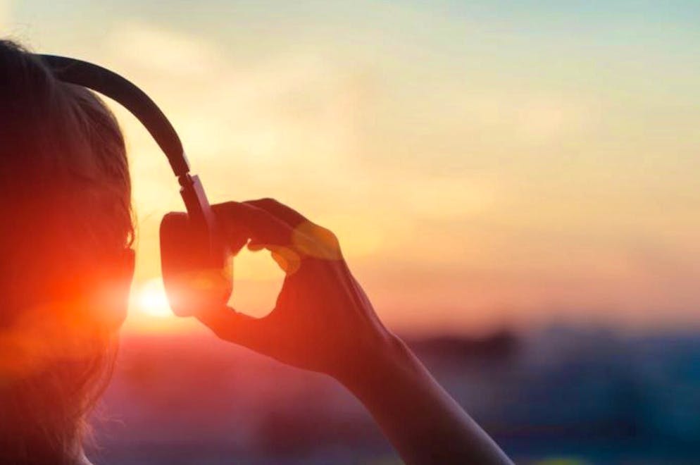 Circadian rhythm: How our inner clock ticks. The sun sets the rhythm: It controls our day-night rhythm - and therefore also our internal clock. Your body starts to release the sleep hormone melatonin at around 9 pm. So it's time to wind down slowly.