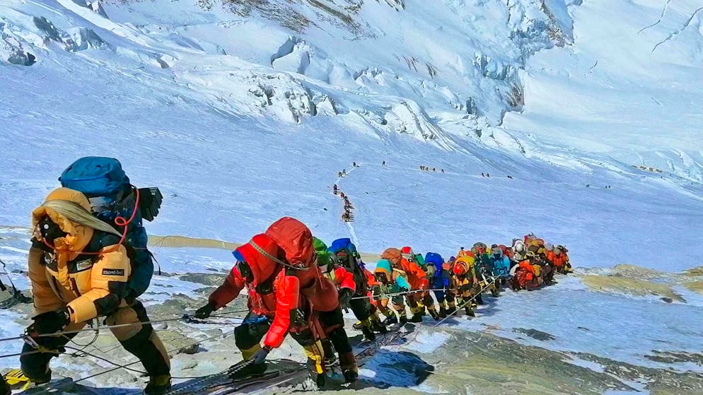 The search for the missing climbers was hampered by bad weather conditions on Monday: Helicopters were unable to land in the area.