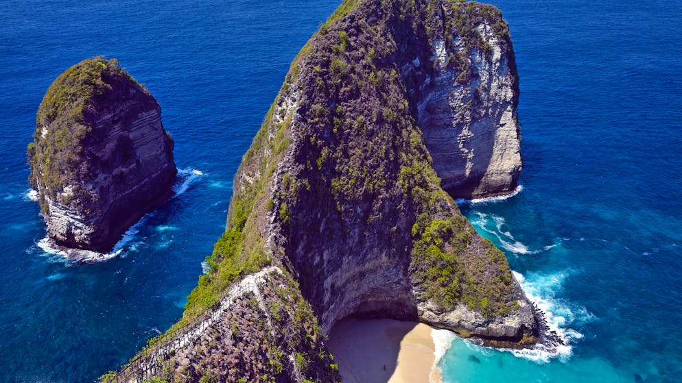 Proteste und Shitstorm. Bali stoppt Bau von Glaslift an «T-Rex Cliff»