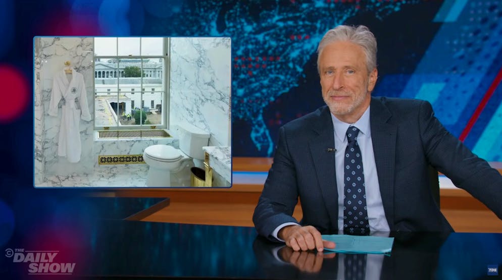 «Ich bin kein Architekt, aber wer macht Fenster, die bis zur Ebene des A****** gehen?», fragt sich Stewart. Was sollen denn die Touristen denken?